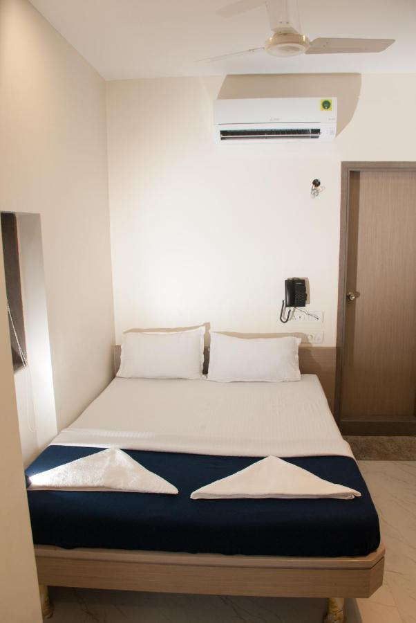 City Hotel Мумбаї Екстер'єр фото