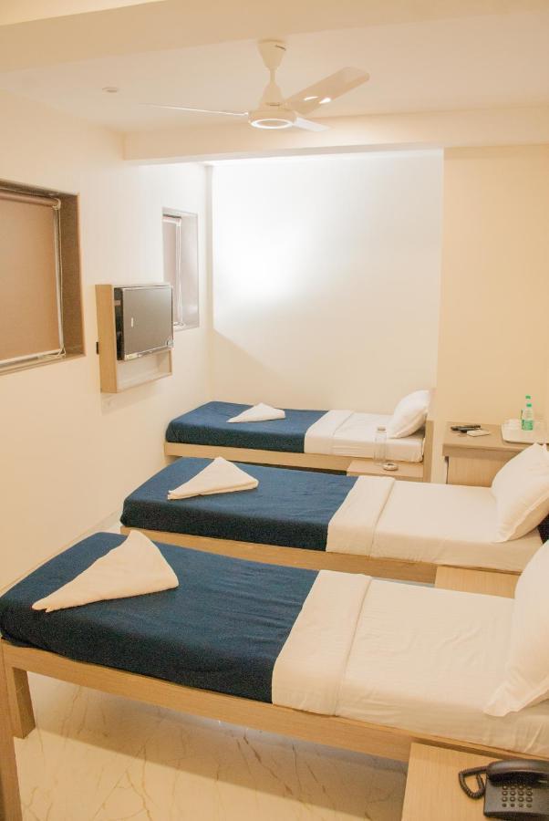 City Hotel Мумбаї Екстер'єр фото