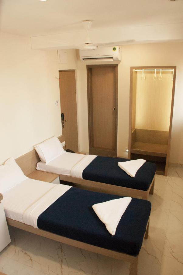 City Hotel Мумбаї Екстер'єр фото