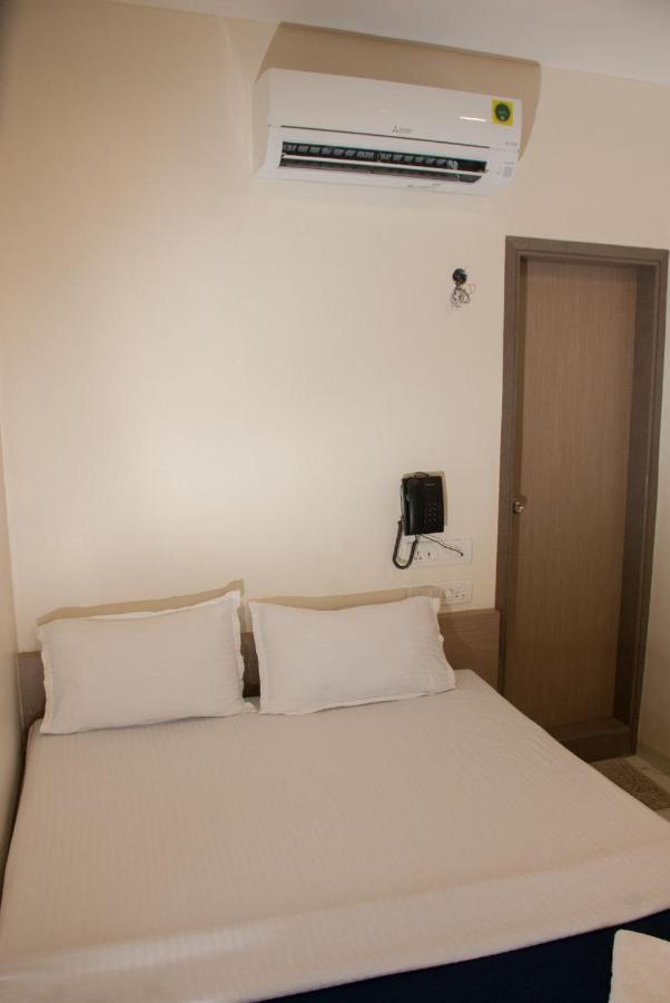 City Hotel Мумбаї Екстер'єр фото