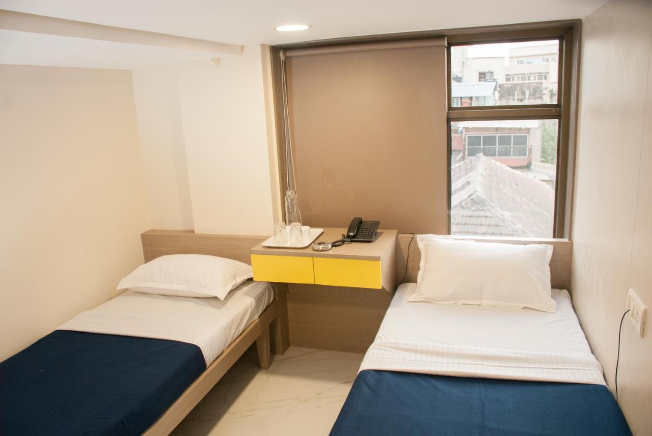 City Hotel Мумбаї Екстер'єр фото